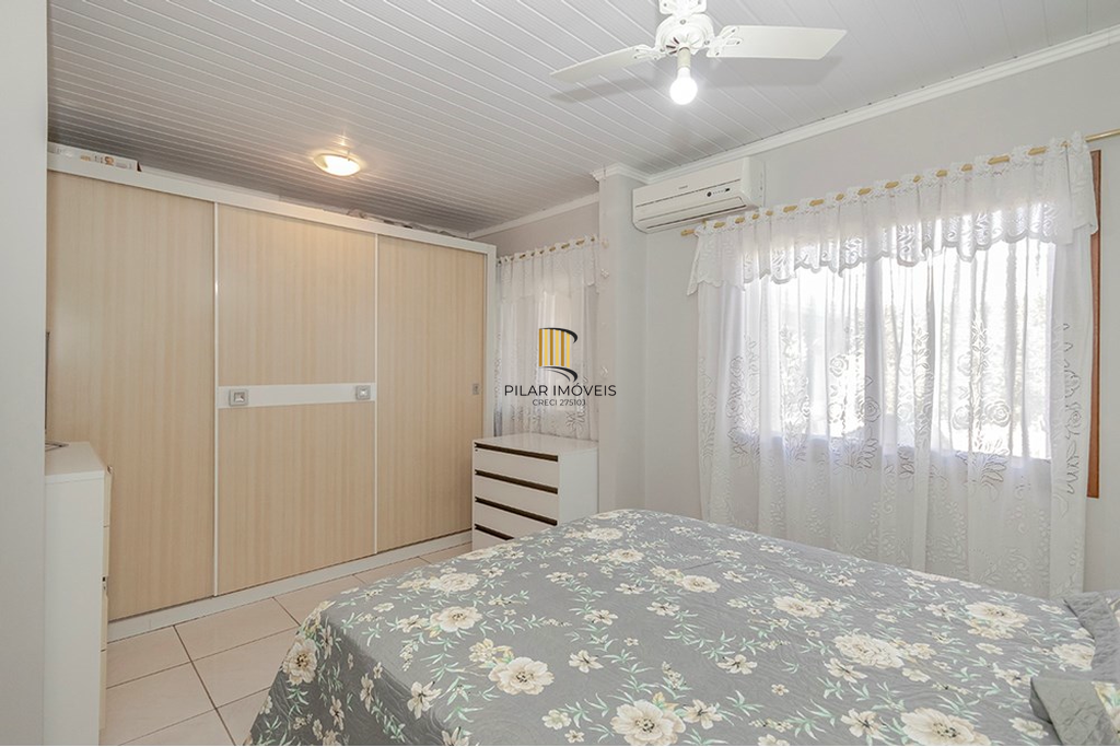 Casa 2 dormitórios no bairro Hípica