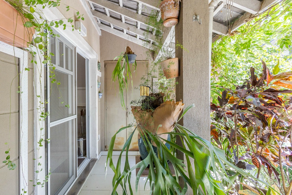 Casa de Condomínio 3 dormitórios no bairro Jardim Carvalho