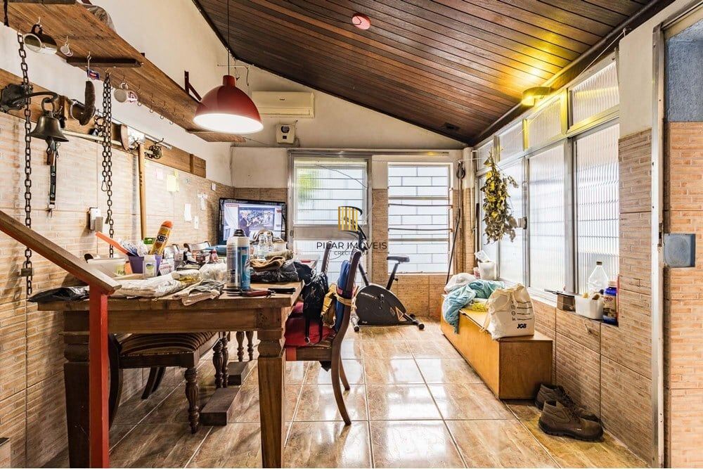 Casa 3 dormitórios no bairro Partenon