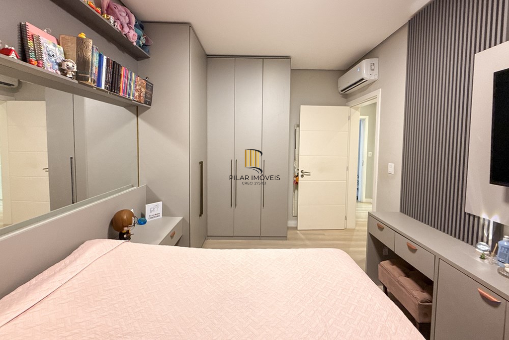 Casa 3 dormitórios no bairro Igara