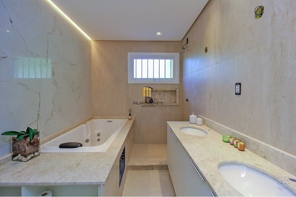 Casa 3 dormitórios no bairro Ipanema