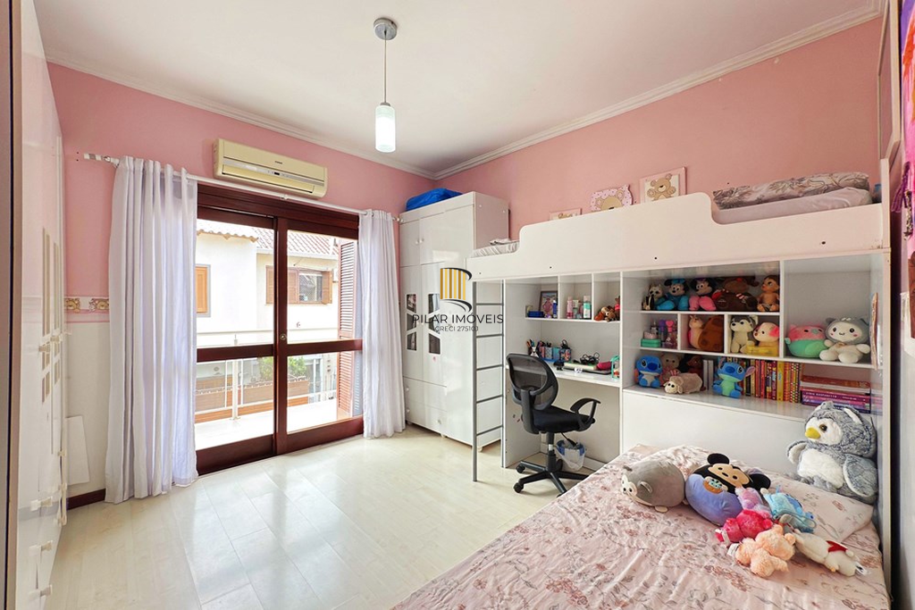 Casa de Condomínio 3 dormitórios no bairro Hípica