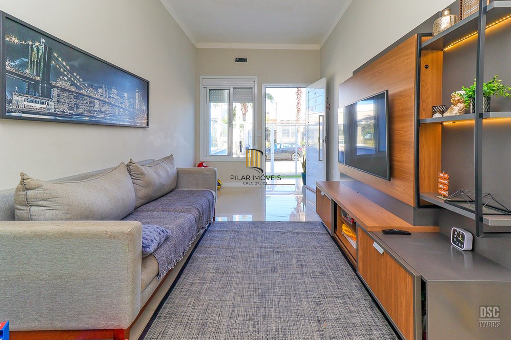 Casa 2 dormitórios no bairro Hípica