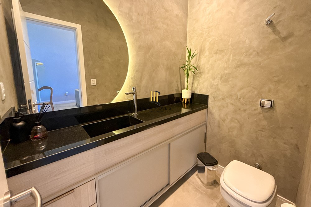 Casa 3 dormitórios no bairro Igara