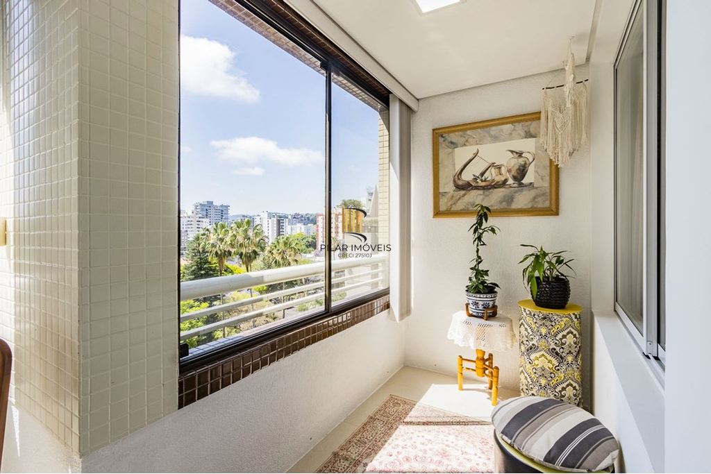 Apartamento 3 dormitórios no bairro Menino Deus