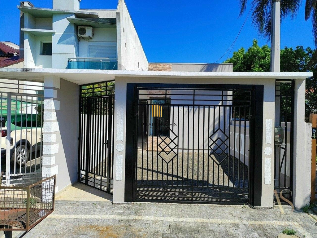 Casa 2 dormitórios no bairro Vila Monte Carlo - Pilar Imóveis