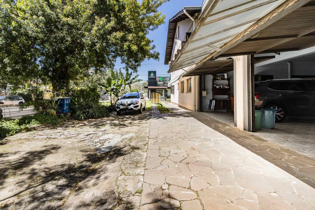 Casa 3 dormitórios no bairro Tristeza