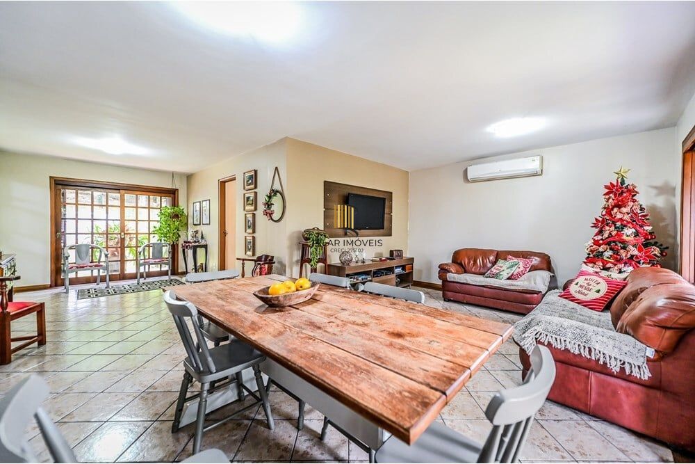 Casa de Condomínio 4 dormitórios no bairro Santa Tereza
