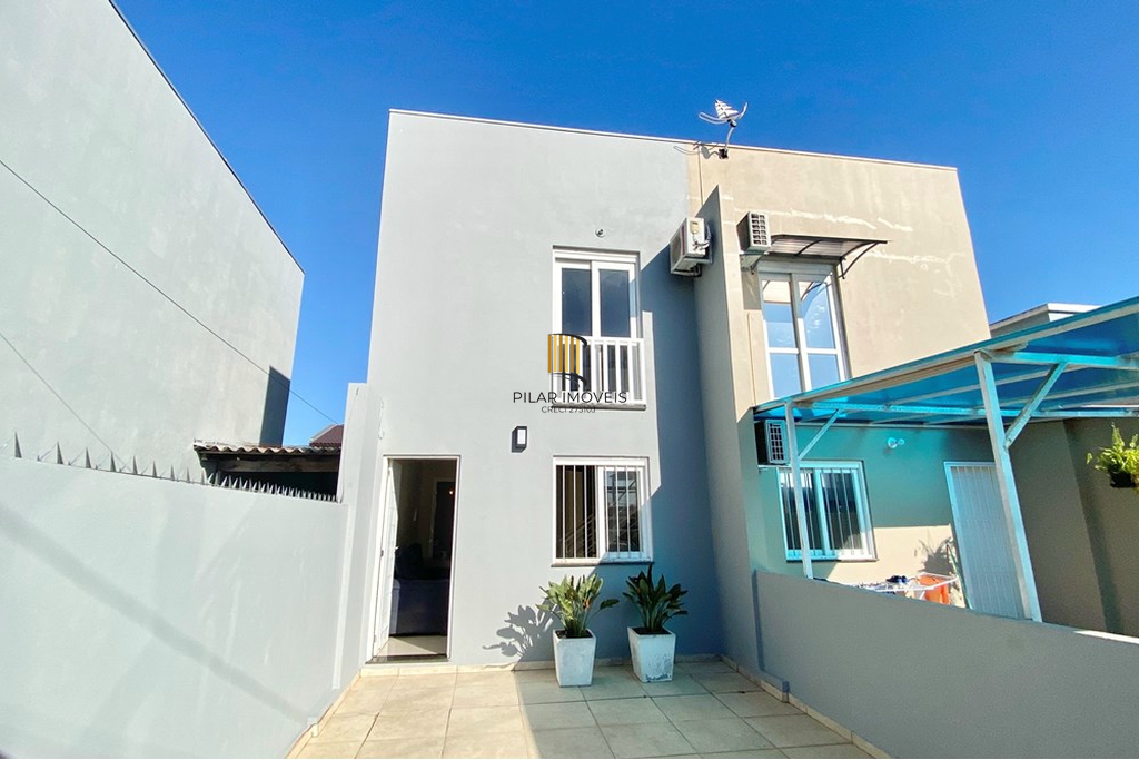 Casa 2 dormitórios no bairro Olaria