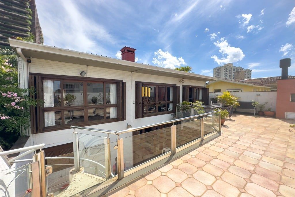 Casa 3 dormitórios no bairro Três Figueiras