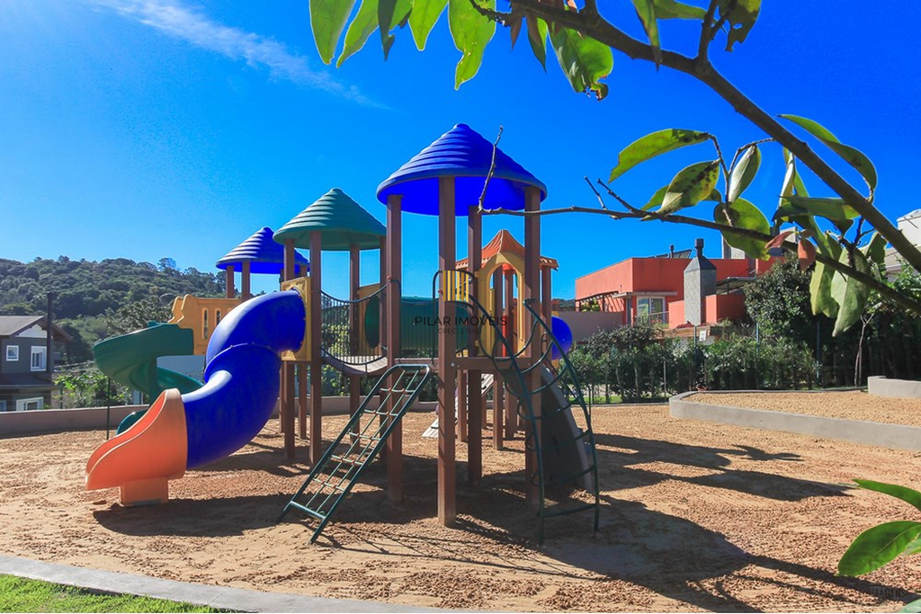 Casa de Condomínio 5 dormitórios no bairro Vila Nova