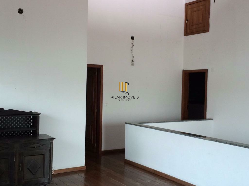 Casa 4 dormitórios no bairro Partenon