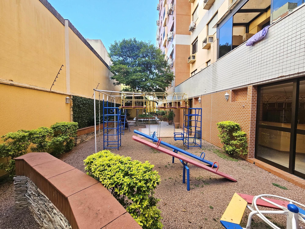 Apartamento 3 dormitórios no bairro Menino Deus