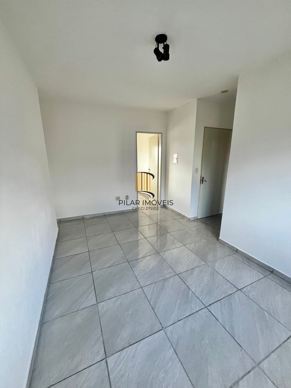 Apto 01 dormitório, no bairro Vila Jardim, com 39 m², vista definitiva, sol