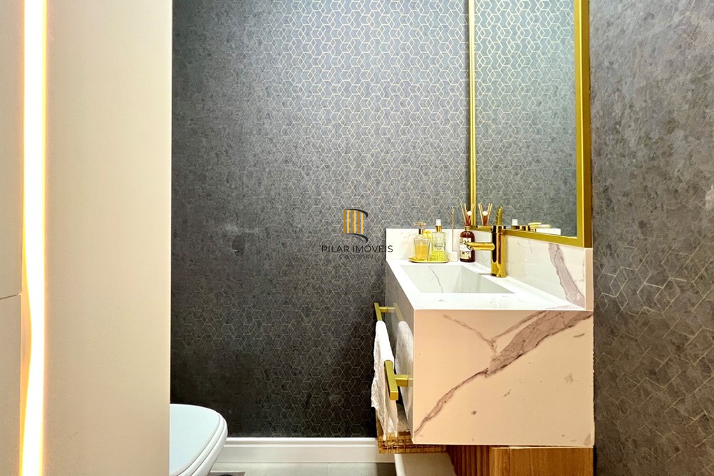 Casa 3 dormitórios no bairro Igara