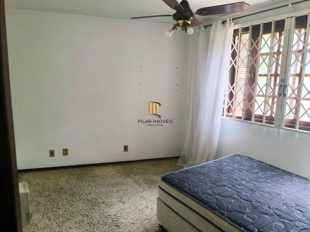 Casa 3 dormitórios no bairro Azenha