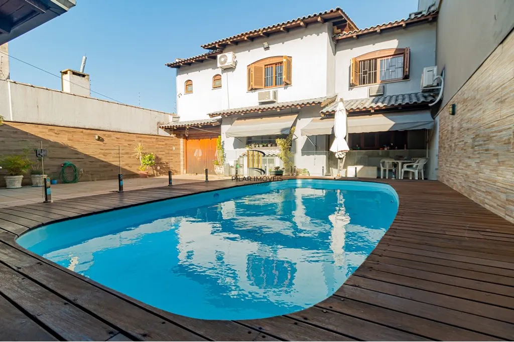 Casa 4 dormitórios no bairro Jardim Planalto