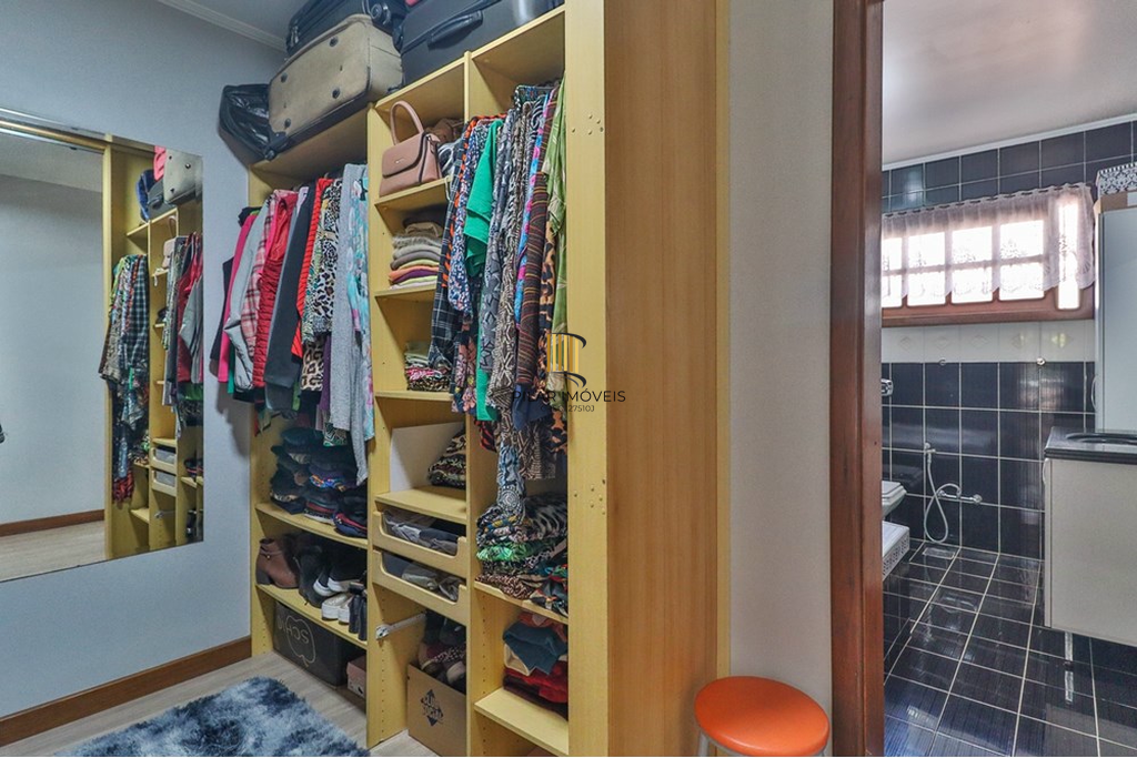 Casa 5 dormitórios no bairro Jardim Lindóia