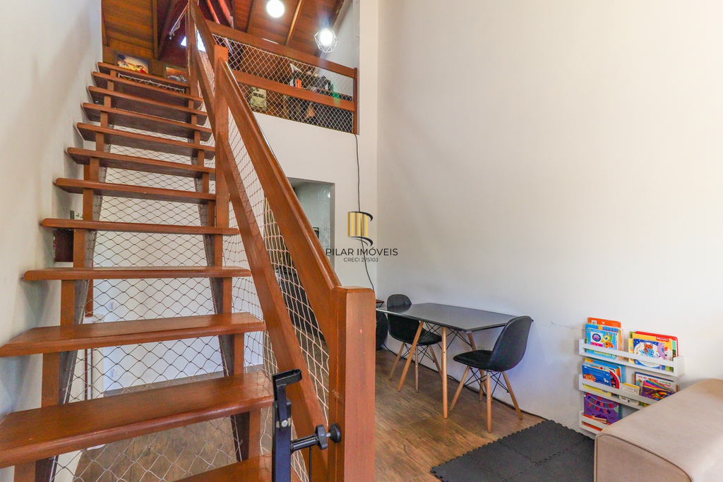 Casa 3 dormitórios no bairro Hípica