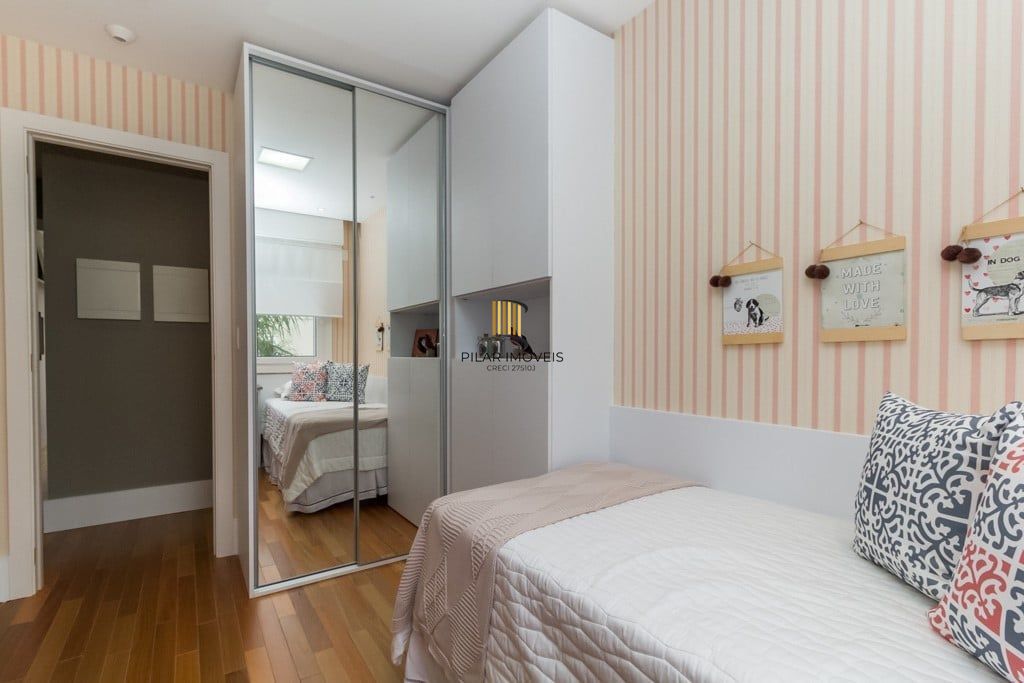 Casa de Condomínio 3 dormitórios no bairro Vila Nova