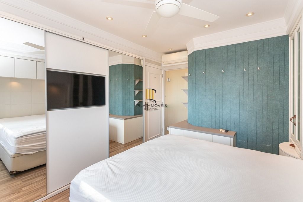 Cobertura 4 dormitórios no bairro Petrópolis