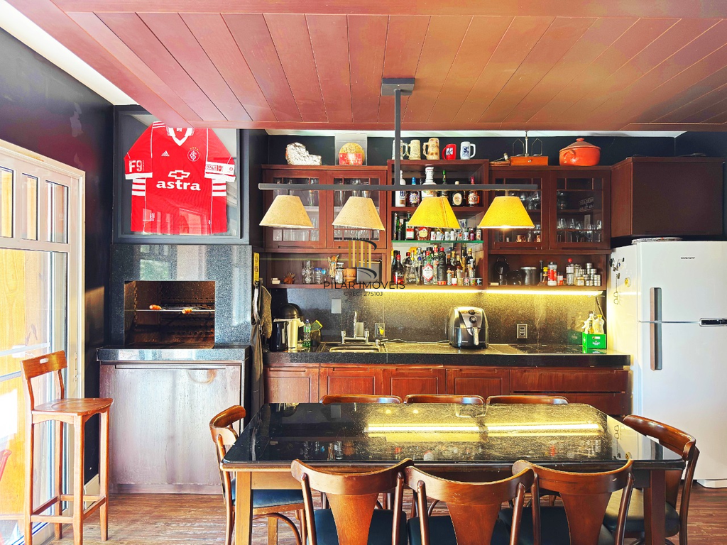 Casa de Condomínio 3 dormitórios no bairro Jardim Carvalho