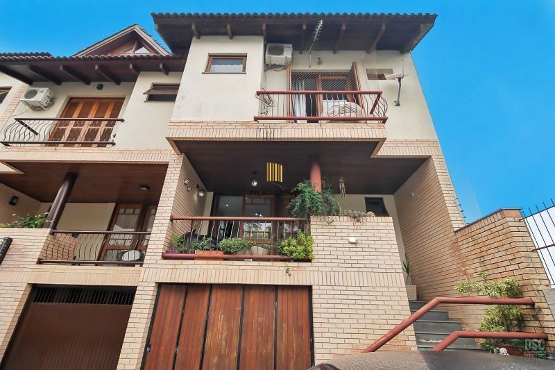 Casa 3 dormitórios no bairro Ipanema