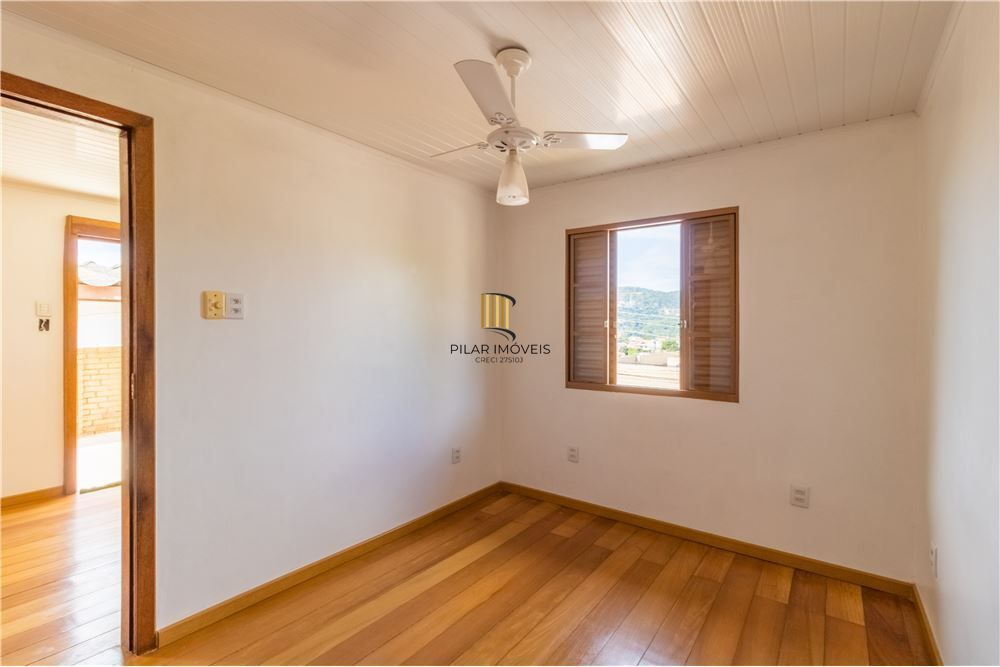 Casa 5 dormitórios no bairro Partenon