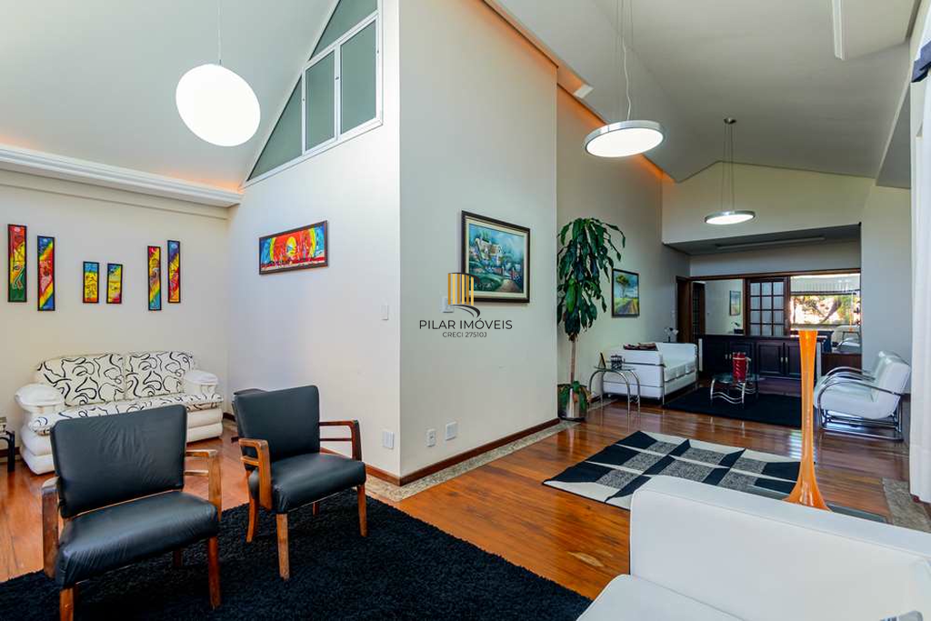 Casa 6 dormitórios no bairro Tristeza