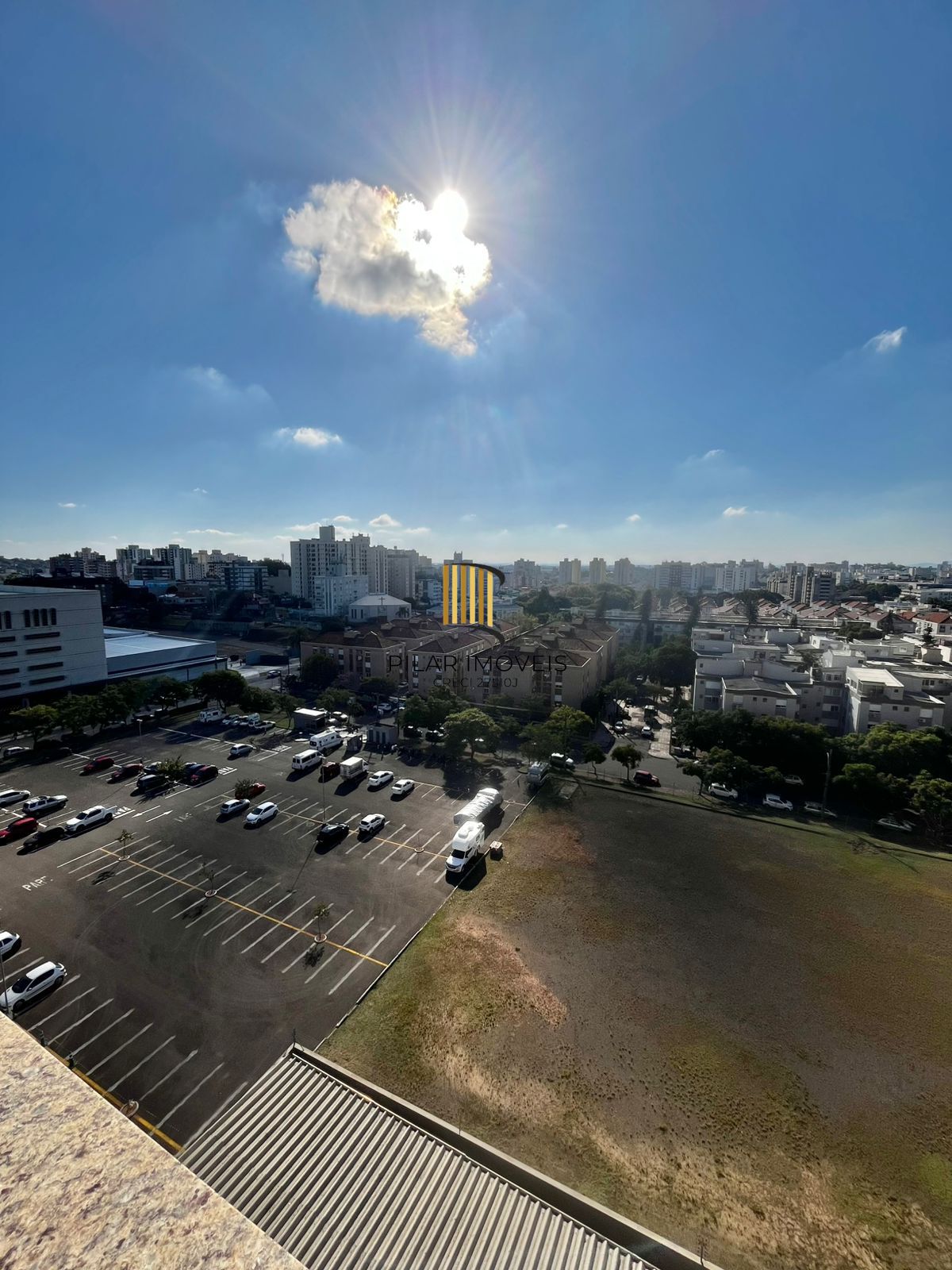 Lindo apto no Jardim Europa, 10º andar, sol e vista, mobiliado, 02 vagas fixas