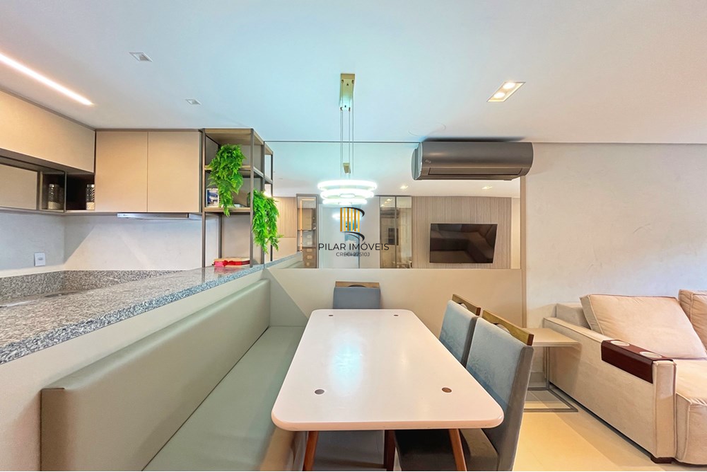 Casa 3 dormitórios no bairro Hípica