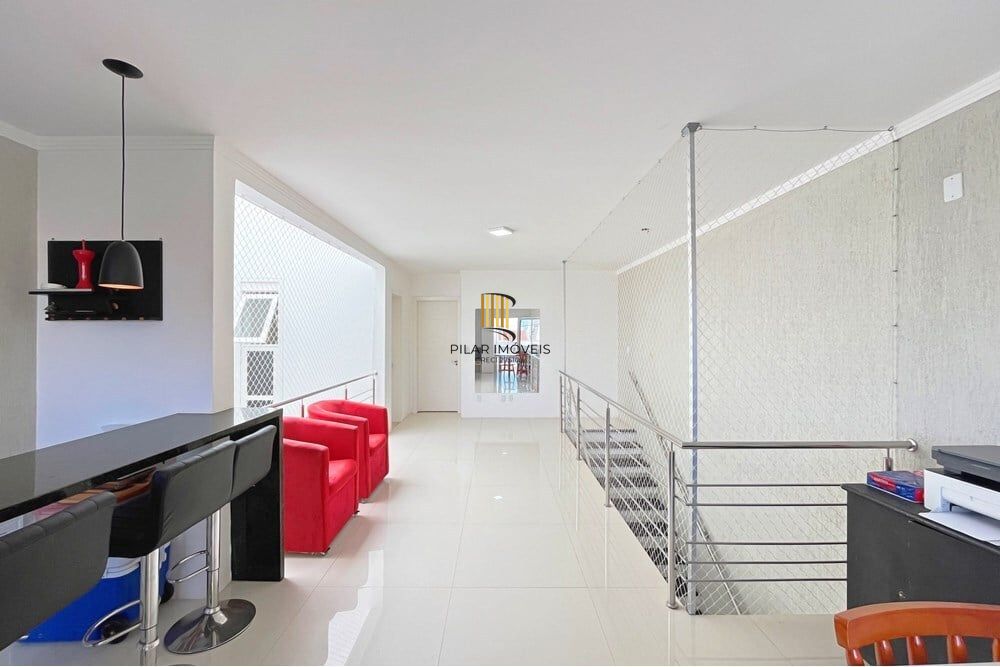 Casa 3 dormitórios no bairro Hípica