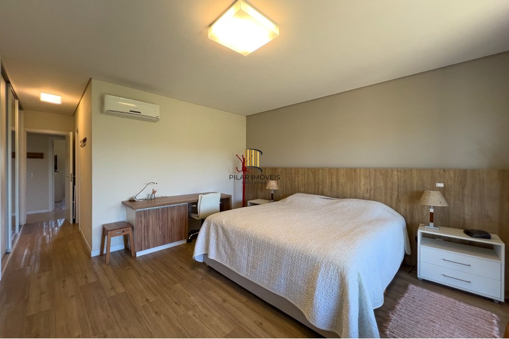 Casa de Condomínio 4 dormitórios no bairro Centro