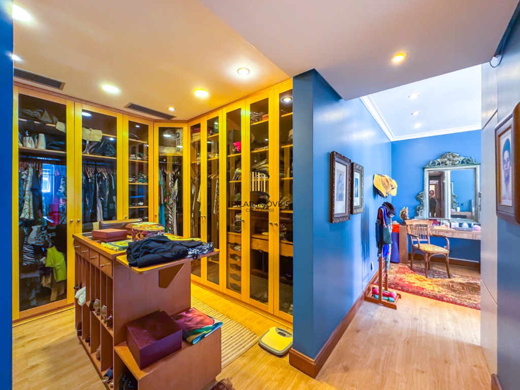 Apartamento 4 dormitórios no bairro Bela Vista