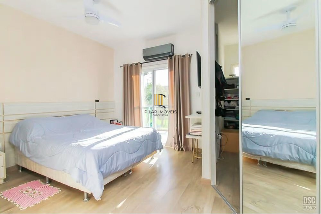 Casa 3 dormitórios no bairro Hípica