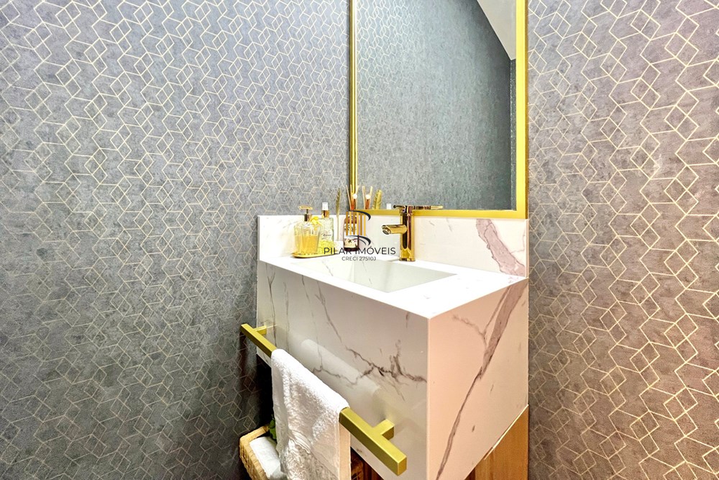 Casa 3 dormitórios no bairro Igara