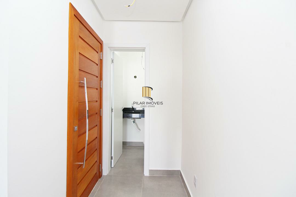 Casa 2 dormitórios no bairro Hípica