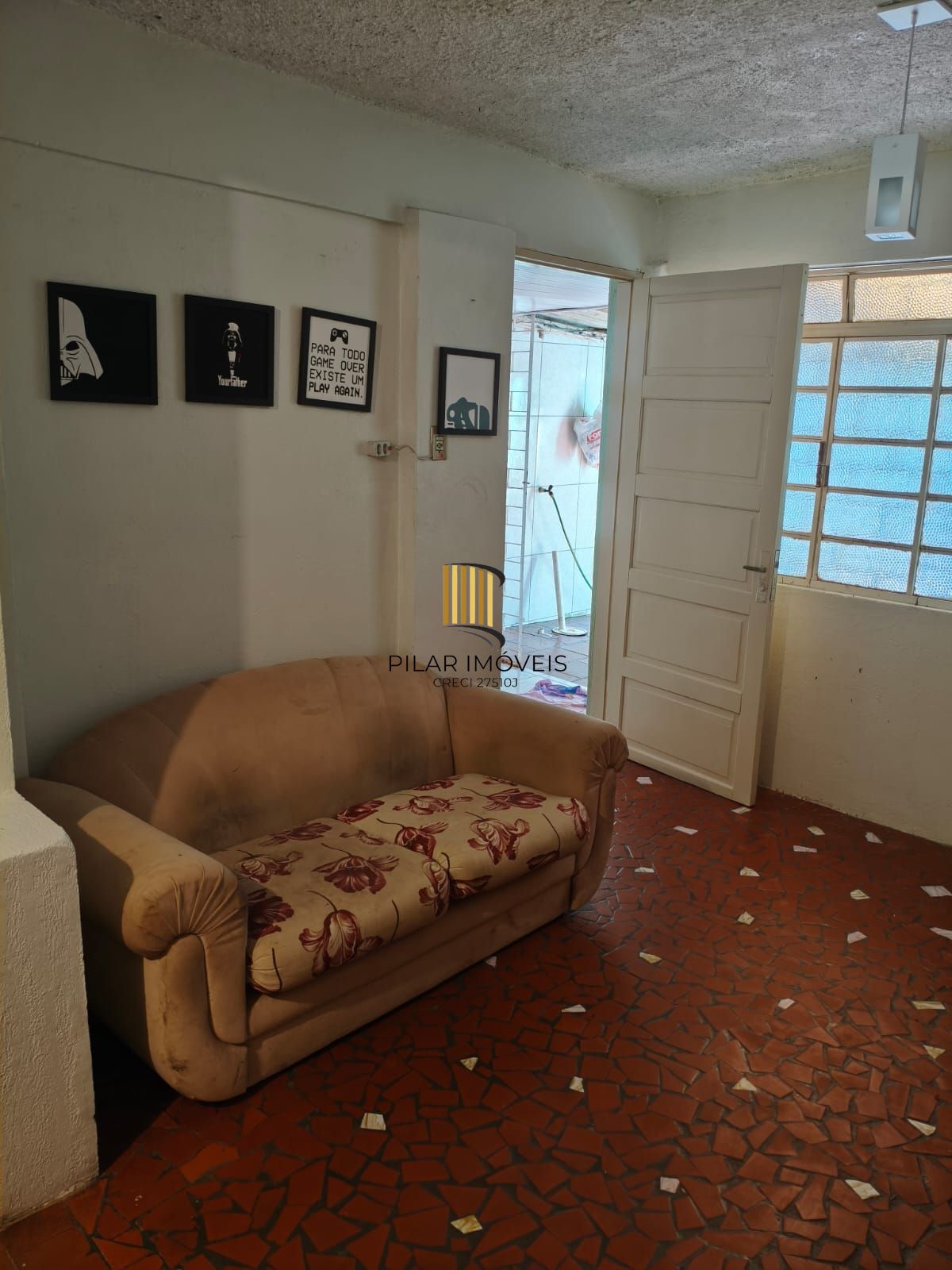 Casa com 80 m2 de área construída, 03 dorm, sala estar/jantar, cozinha, pátio