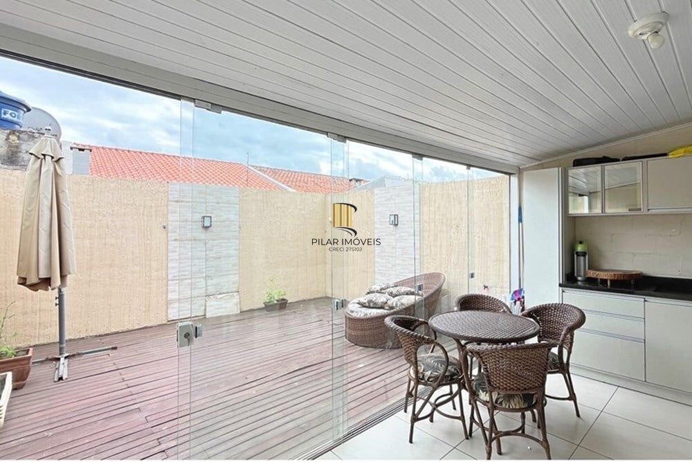 Casa 3 dormitórios no bairro Hípica