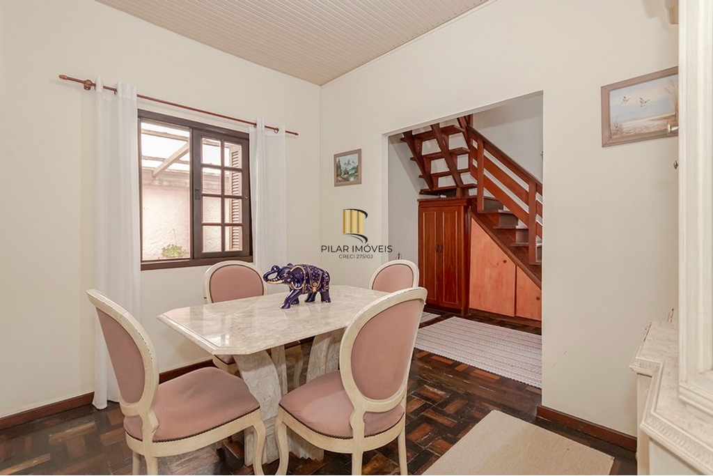 Casa 4 dormitórios no bairro Passo da Areia