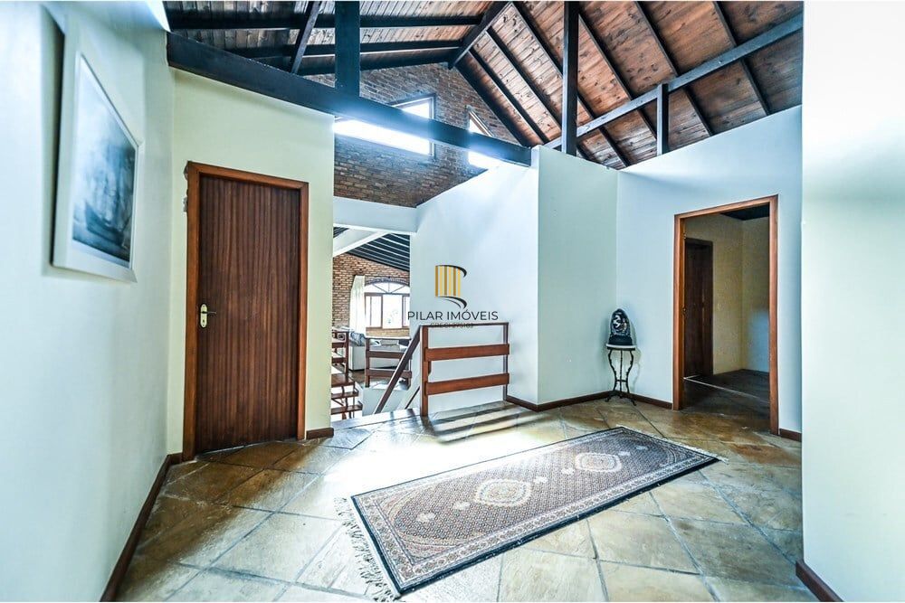 Casa 4 dormitórios no bairro Ipanema