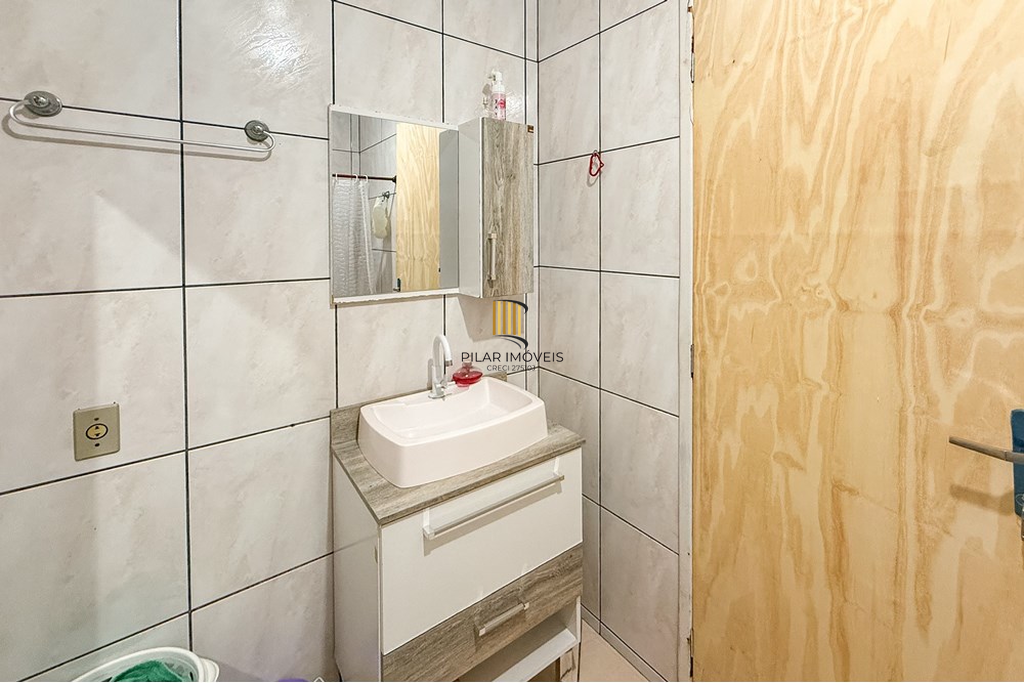 Casa 2 dormitórios no bairro Capão da Cruz