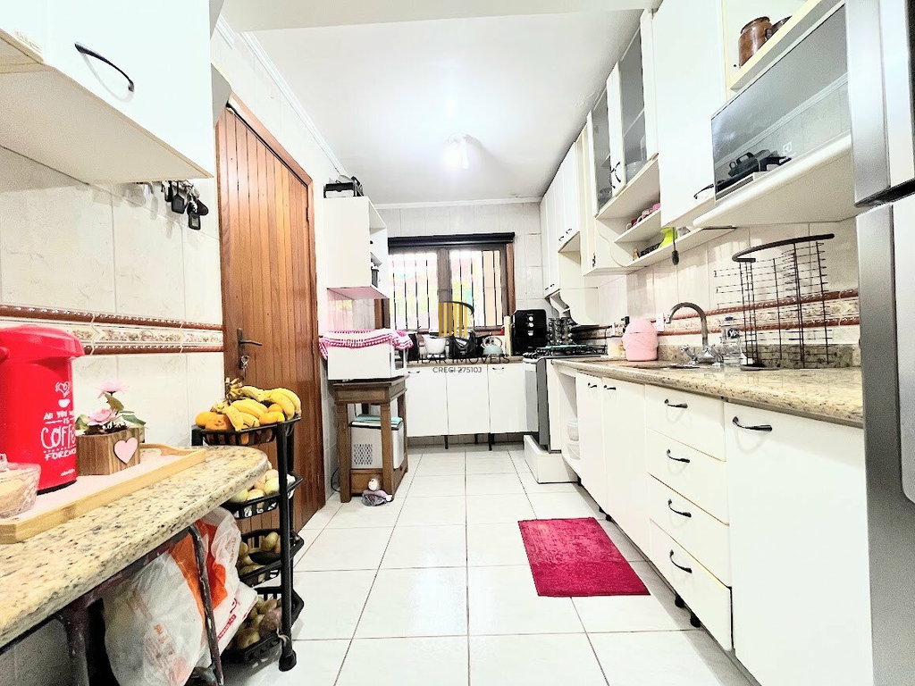 Casa 3 dormitórios no bairro Espírito Santo