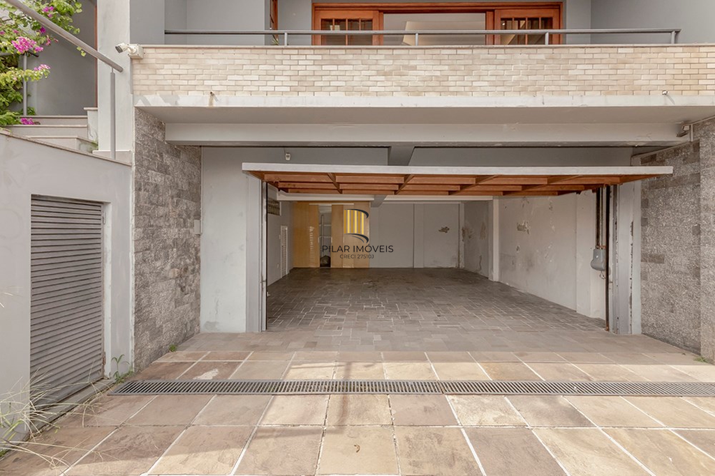 Casa 6 dormitórios no bairro Vila Jardim