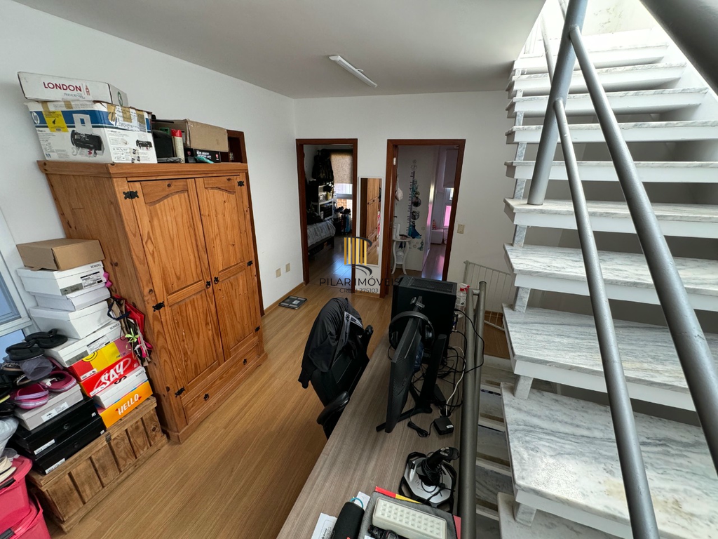 Casa 3 dormitórios no bairro Hípica