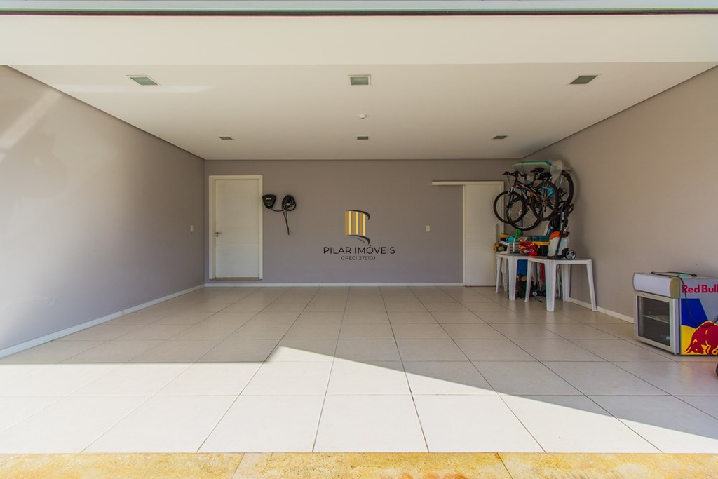 Casa 4 dormitórios no bairro Igara