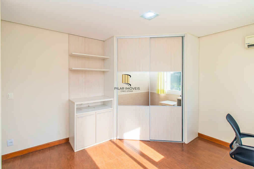 Casa de Condomínio 4 dormitórios no bairro Belém Novo