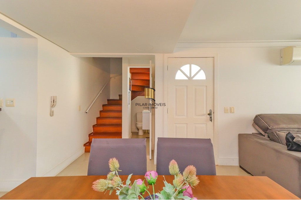 Casa de Condomínio 4 dormitórios no bairro Jardim Itu