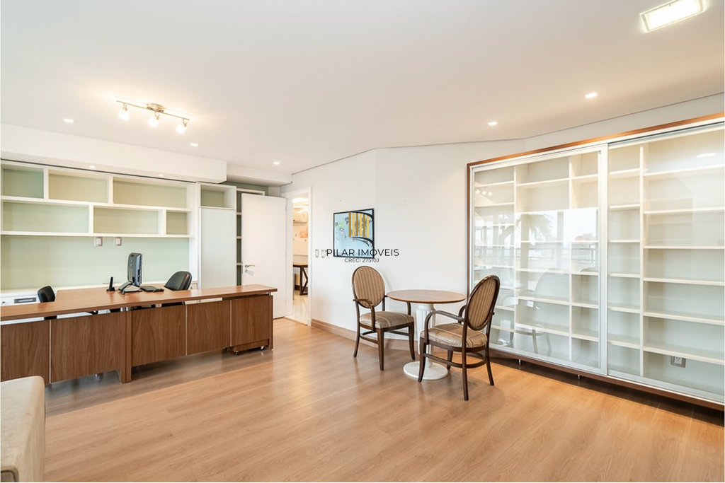 Cobertura 4 dormitórios no bairro Moinhos de Vento