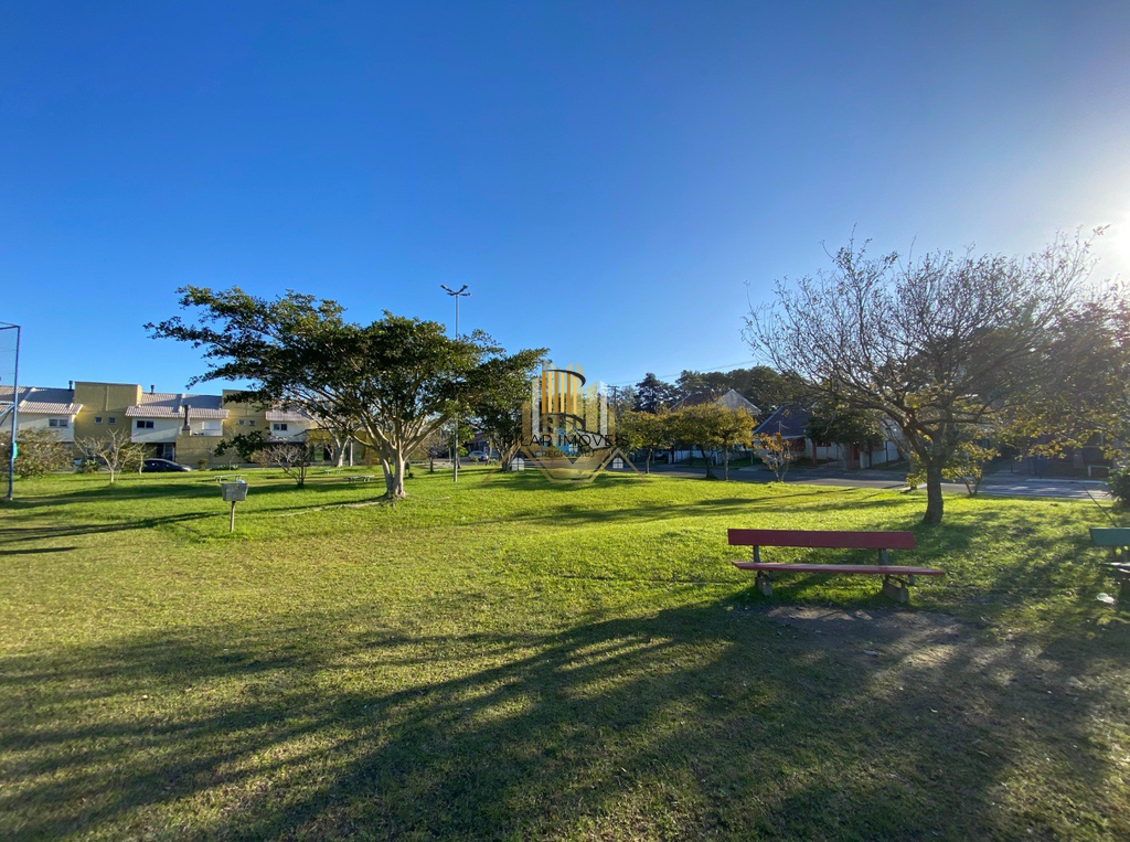 Casa 3 dormitórios no bairro Hípica